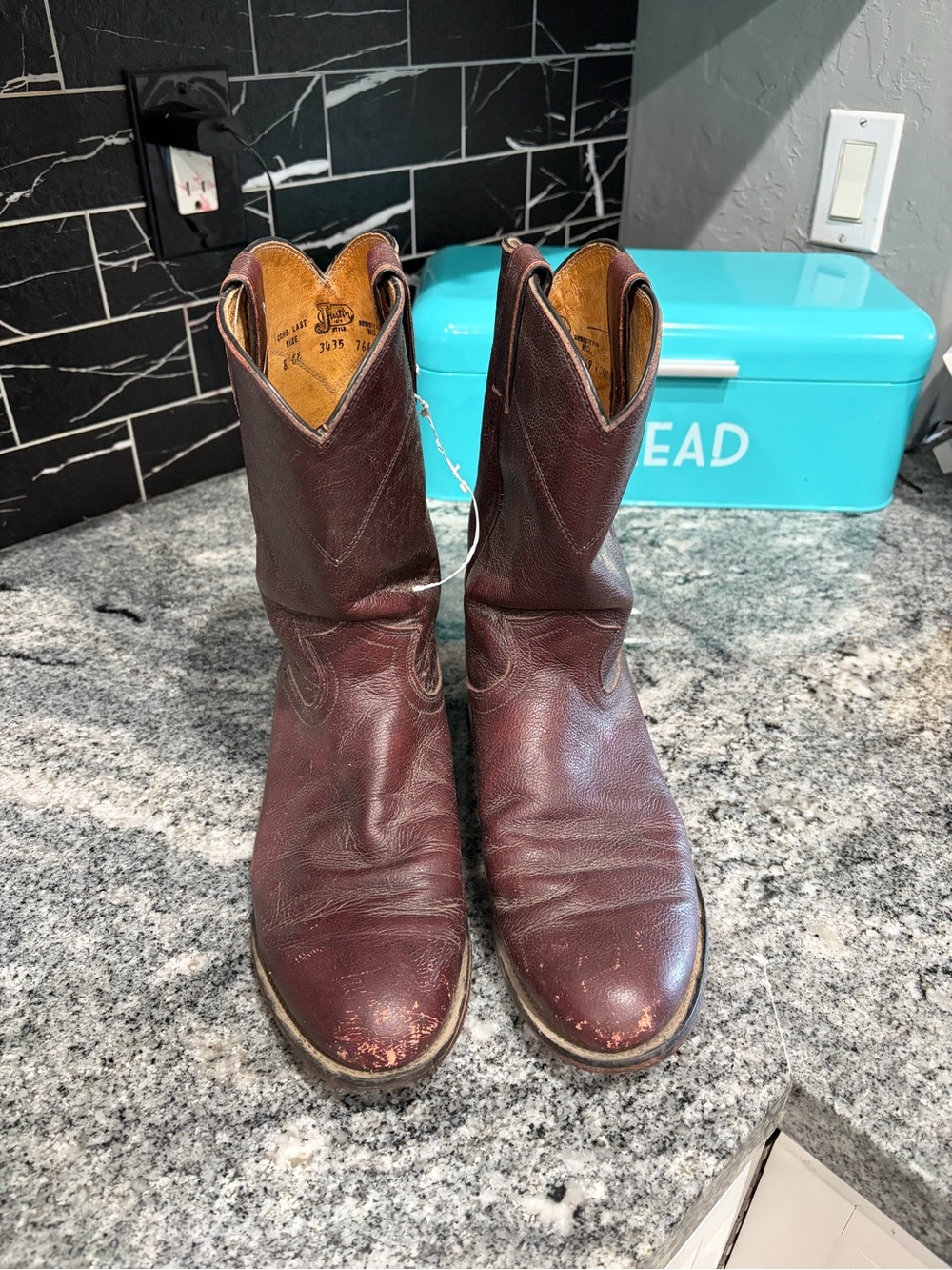 Vintage  Justin Boots Men's Burgundy Leather Cowboy Boots